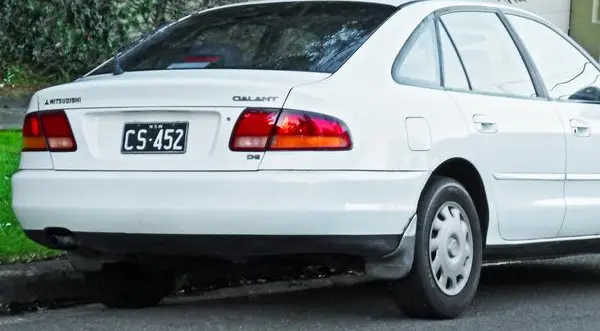 Mitsubishi Galant VII Hatchback-0