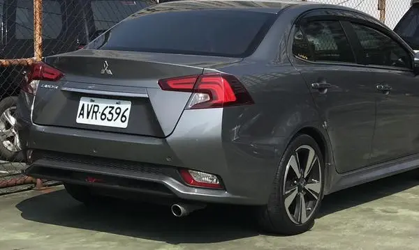 Mitsubishi Grand Lancer X-1