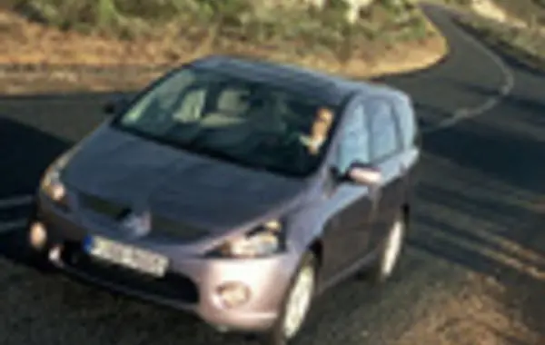 Mitsubishi Grandis-6