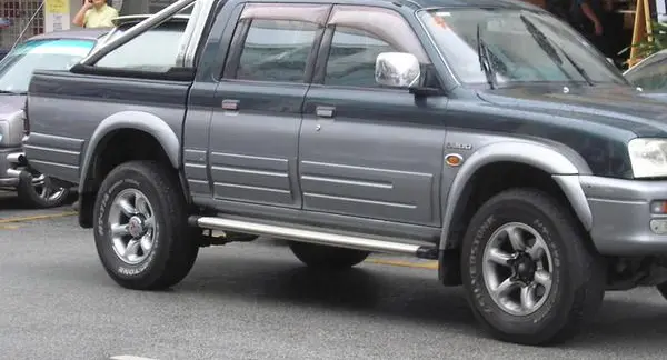 Mitsubishi L200 III Double Cab-1