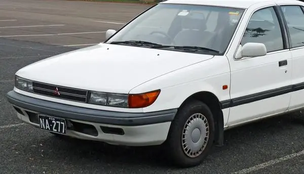 Mitsubishi Lancer IV-0