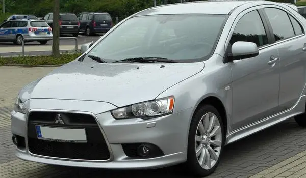 Mitsubishi Lancer Sportback IX (GS44S)-1
