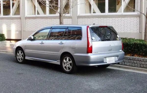 Mitsubishi Lancer VIII Wagon-2