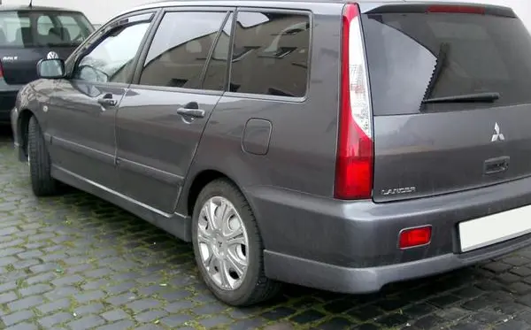 Mitsubishi Lancer VIII Wagon-4