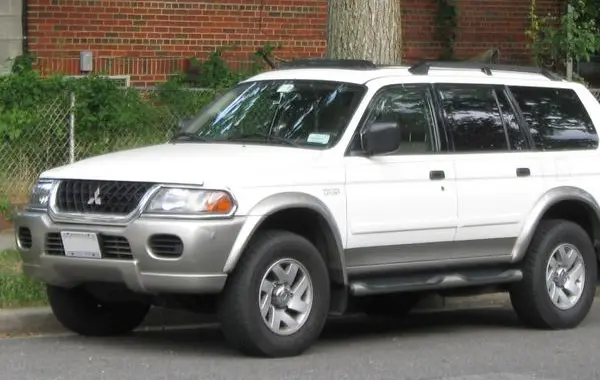 Mitsubishi Montero Sport I-2