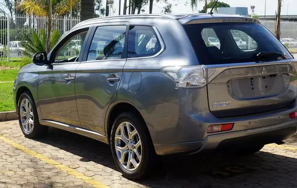 Mitsubishi Outlander III-7