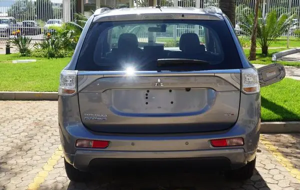 Mitsubishi Outlander III-2