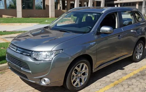 Mitsubishi Outlander III-5