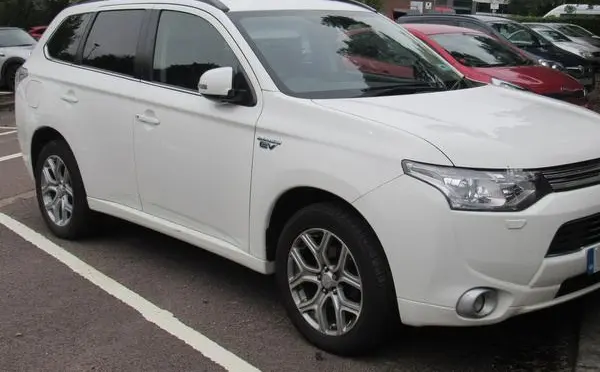 Mitsubishi Outlander III-0