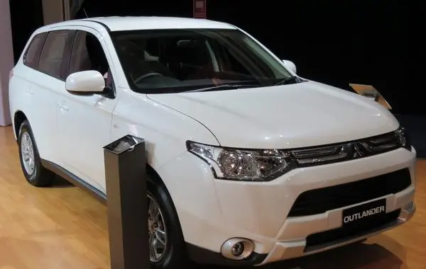 Mitsubishi Outlander III-0