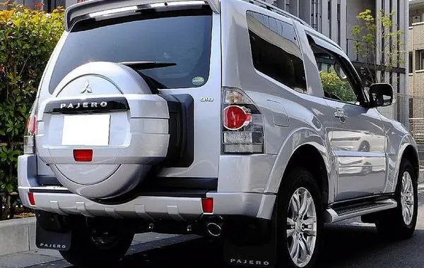 Mitsubishi Pajero IV (facelift 2012)-4