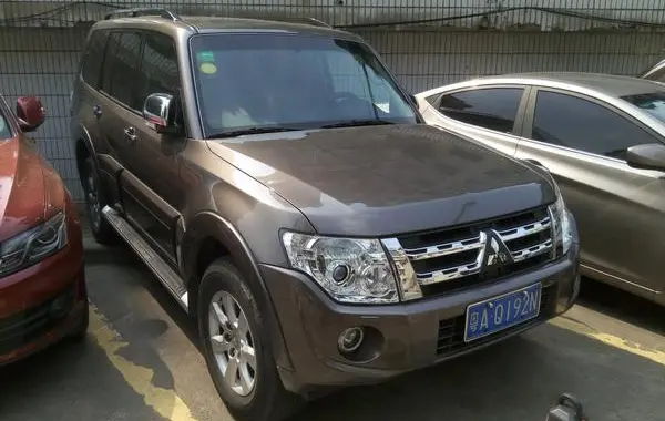 Mitsubishi Pajero IV (facelift 2012)-0