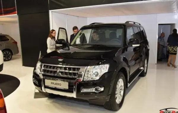 Mitsubishi Pajero IV (facelift 2015)