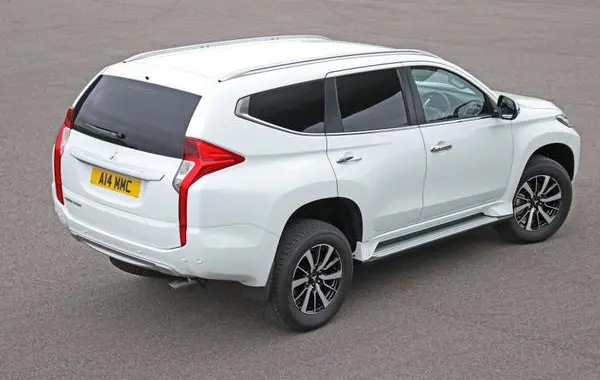 Mitsubishi Pajero Sport III-0