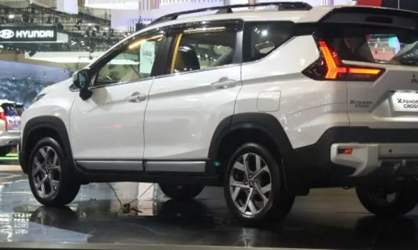 Mitsubishi Xpander Cross (facelift 2022)-7