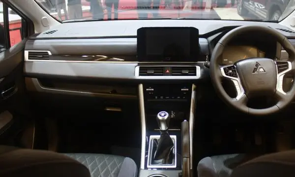 Mitsubishi Xpander Cross (facelift 2022)-2