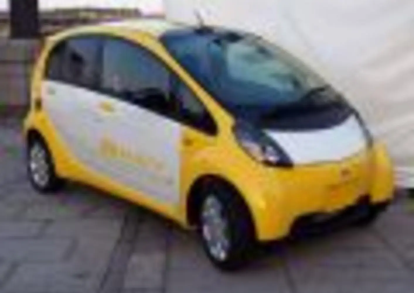Mitsubishi i-MiEV-7