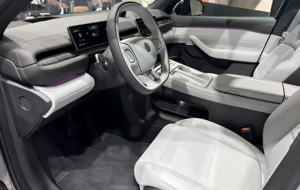 NIO EL6-8