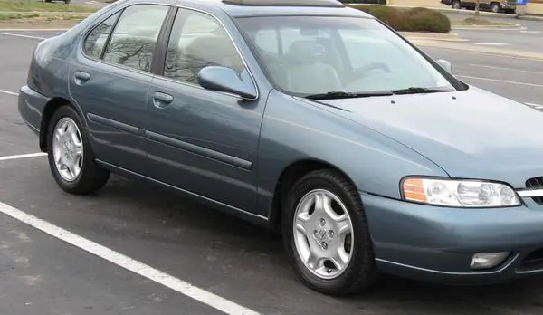 Nissan Altima II-0