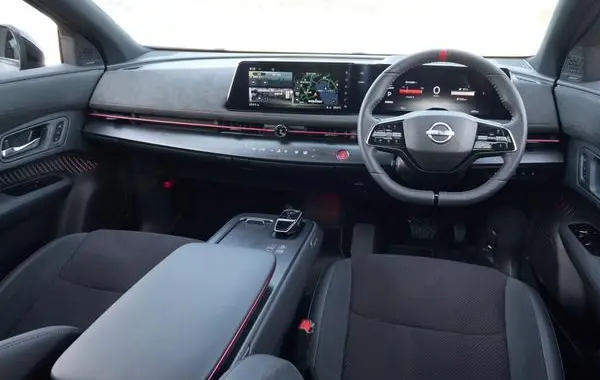 Nissan Ariya-4