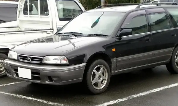 Nissan Avenir (W10)