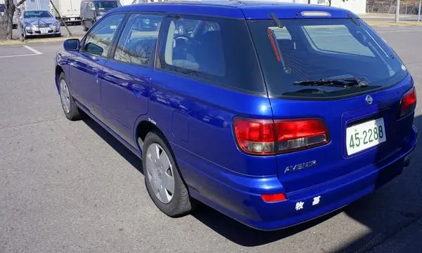 Nissan Avenir (W11)-2