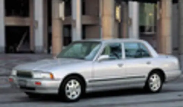 Nissan Crew (K30)-3