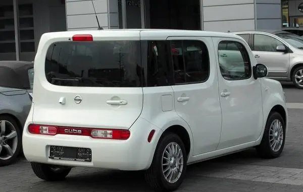 Nissan Cube (Z12)-2