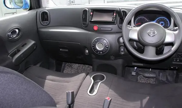 Nissan Cube (Z12)-4