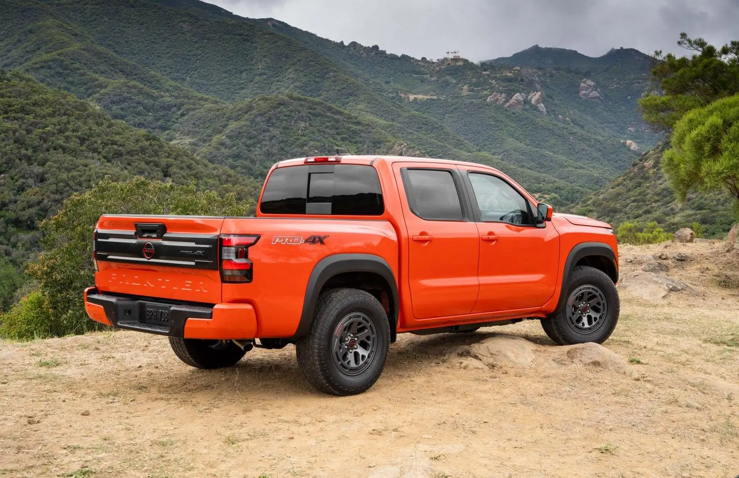 Nissan Frontier III Crew Cab (facelift 2024)-10