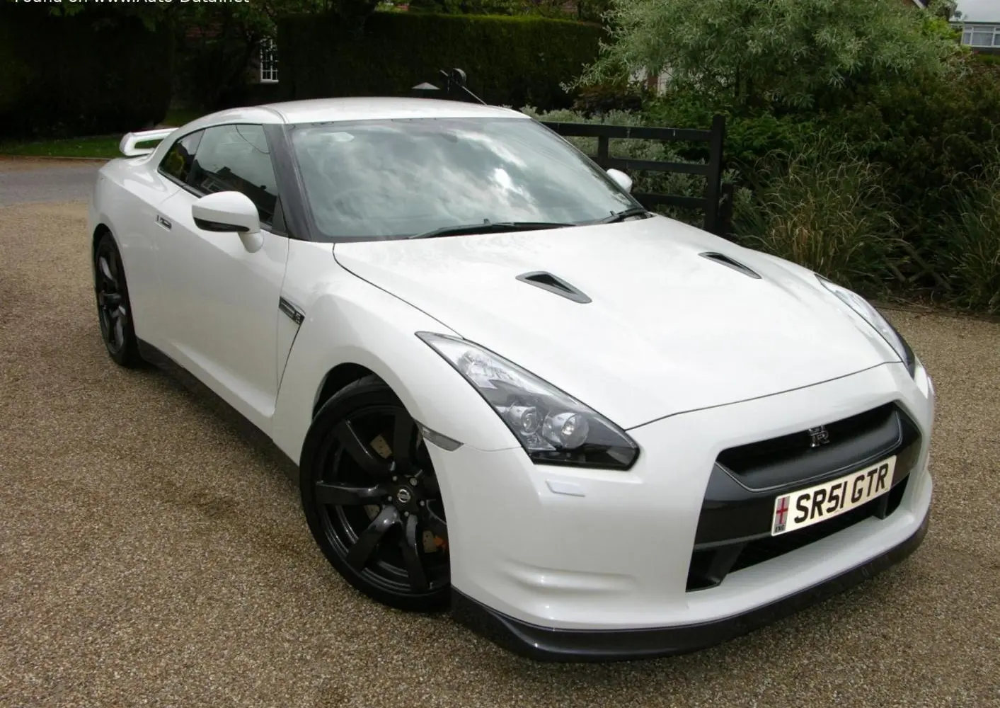 Nissan GT-R (R35)-3