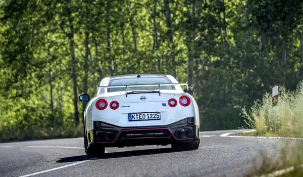 Nissan GT-R (R35, facelift 2016)-0