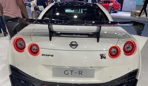 Nissan GT-R (R35, facelift 2016)-4