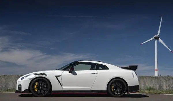 Nissan GT-R (R35, facelift 2016)-7