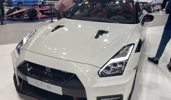 Nissan GT-R (R35, facelift 2016)-1