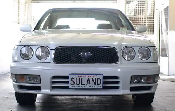 Nissan Gloria (Y33)-3