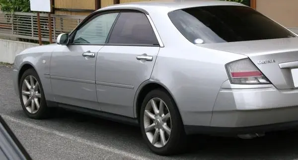 Nissan Gloria (Y34)-1