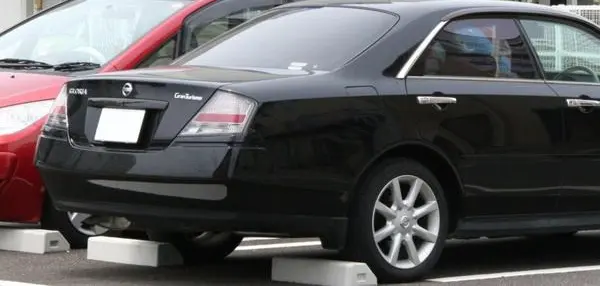 Nissan Gloria (Y34)-3