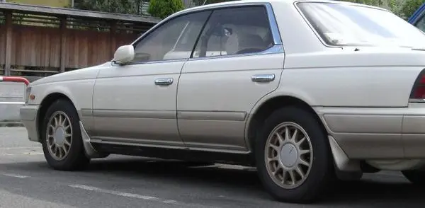 Nissan Laurel (E-HC33)-0
