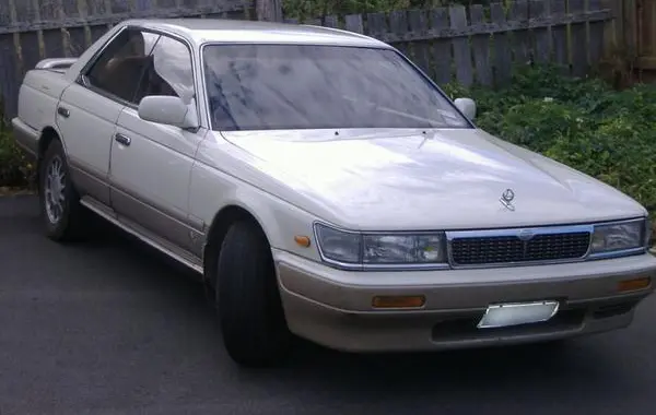 Nissan Laurel (E-HC33)