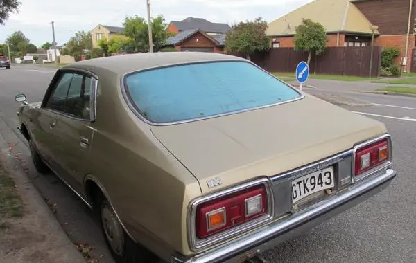 Nissan Laurel (HLC230)-0
