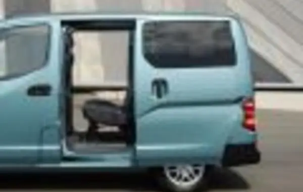 Nissan NV200 Combi-2
