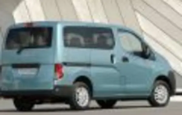 Nissan NV200 Combi-0
