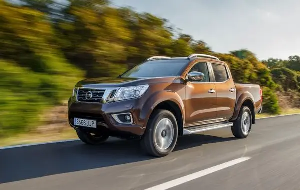 Nissan Navara IV Double Cab