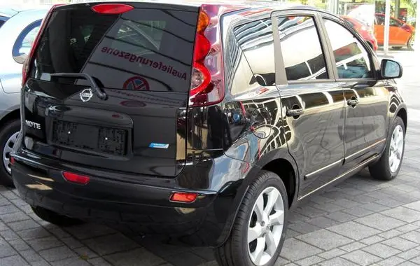 Nissan Note I (E11, facelift 2010)-7