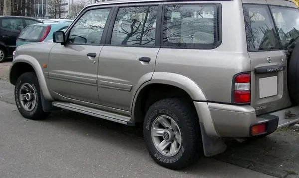 Nissan Patrol V 5-door (Y61)-2