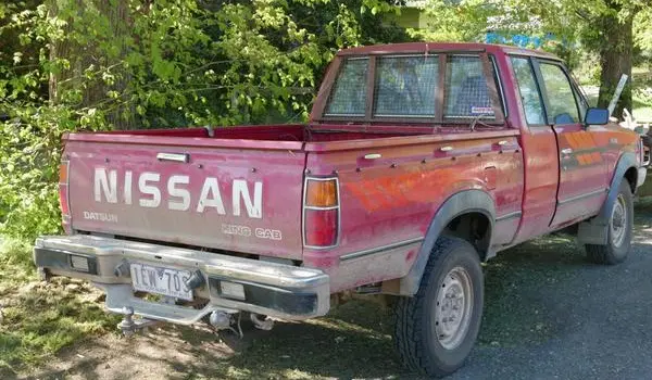 Nissan Pick UP (720)-0