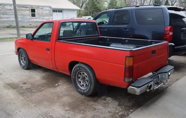 Nissan Pick UP (D21)-0