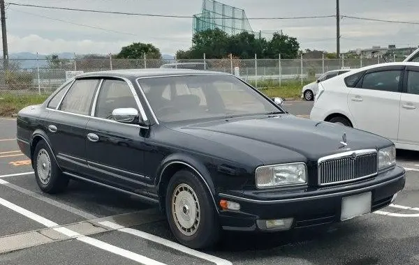 Nissan President (HG50)