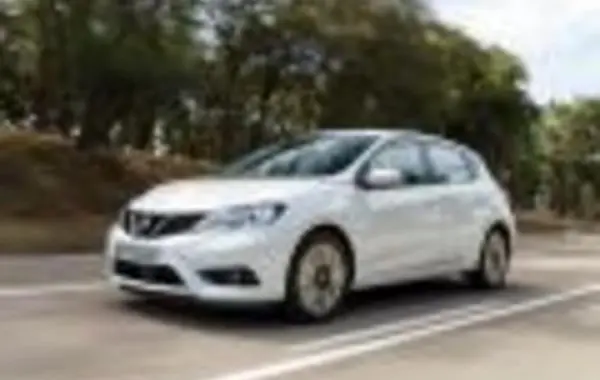 Nissan Pulsar (C13)-1